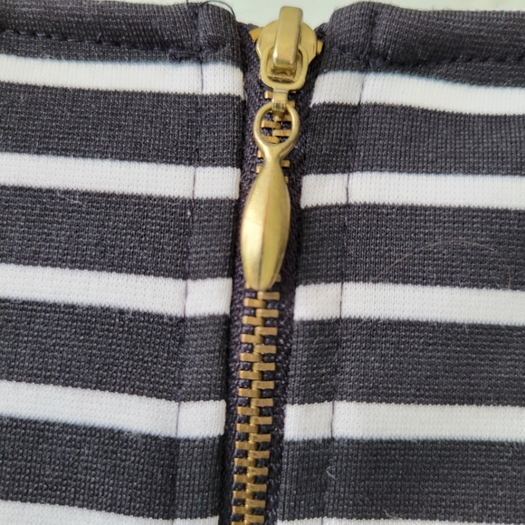 Anne Klein Black & White Stripeed Blouse Fitted Exposed Zip Elbow Sleeve Size LP - Picture 10 of 14